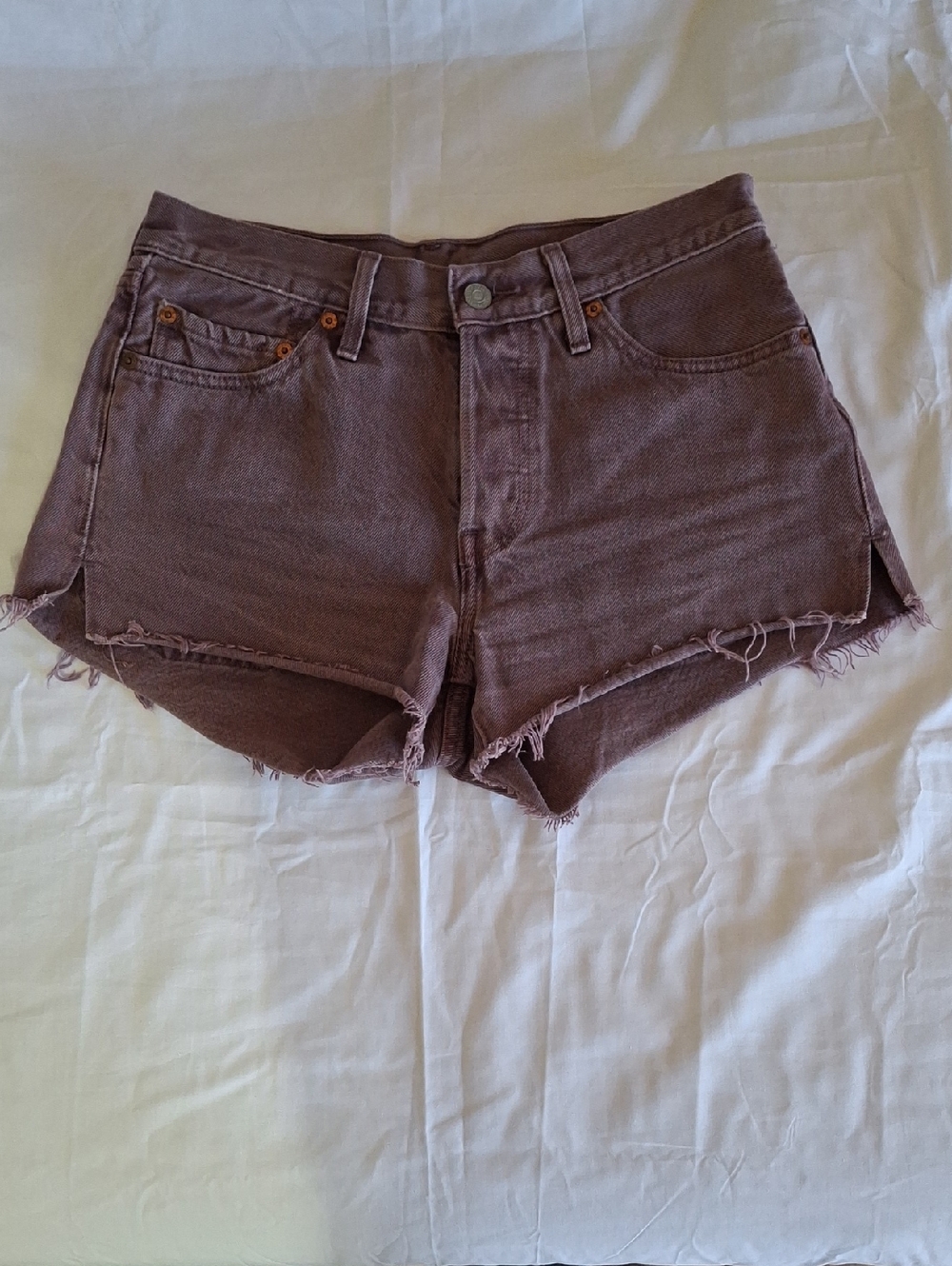 Vintage Levi High-Rise Distressed Jean Shorts - Mauve